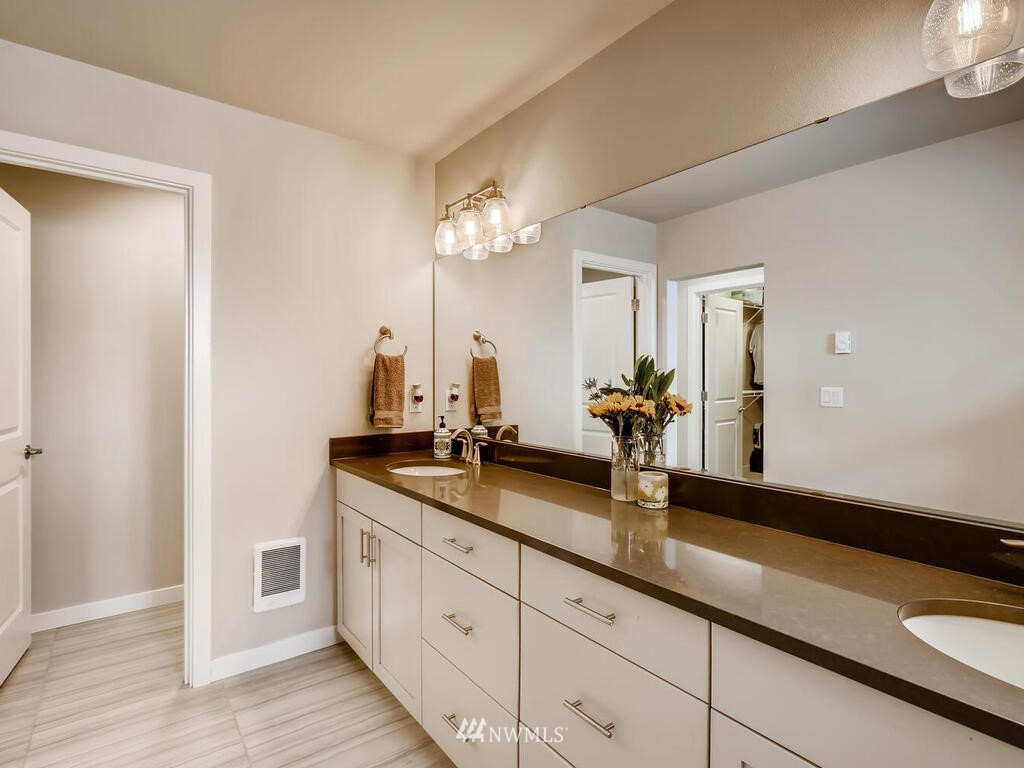 615 238th Street Southeast, Unit E Bothell, WA 98021 - Photo 18 of 25