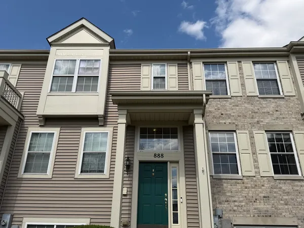 $269,000 | 888 Galway Lane, Pingree Grove, IL 60140