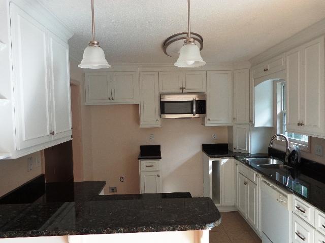 103 Iron Road Summerville, SC 29486 - Photo 6 of 30 Kitchen