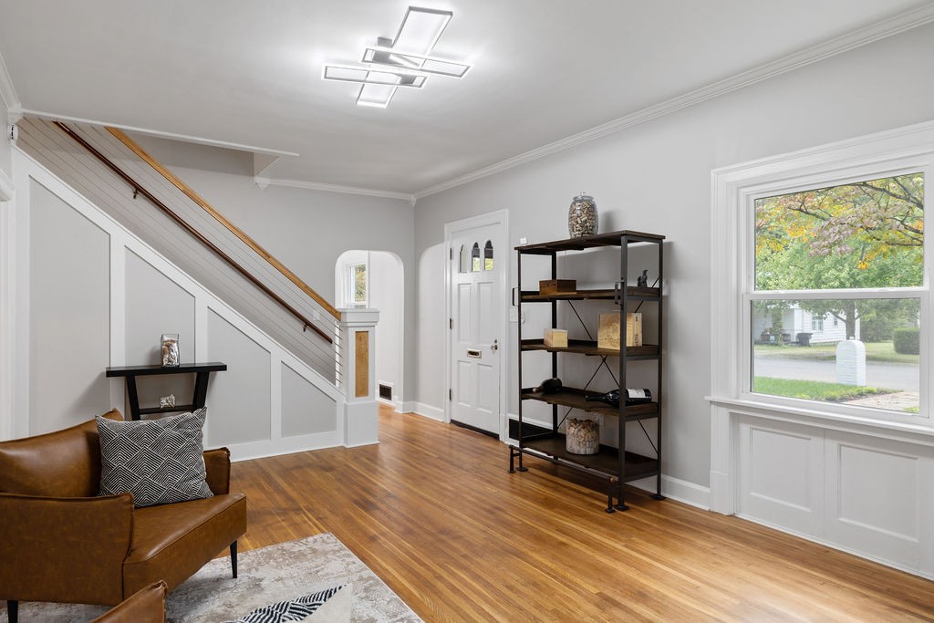 730 East Burton Street Murfreesboro, TN 37130 - Photo 6 of 22 a living room with furniture and a window