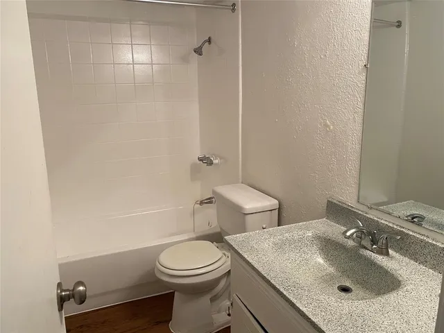 $930 | 4606 Monarch Street, Unit 104, Dallas, TX 75204