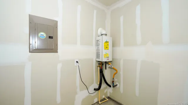 $1,695 | 5926 Seaside Drive, Converse, TX 78109