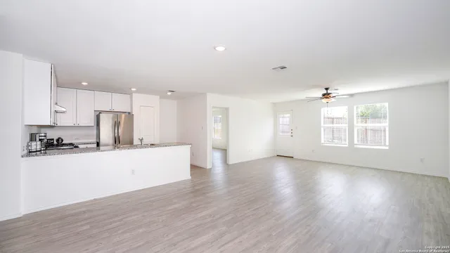 $1,695 | 5926 Seaside Drive, Converse, TX 78109