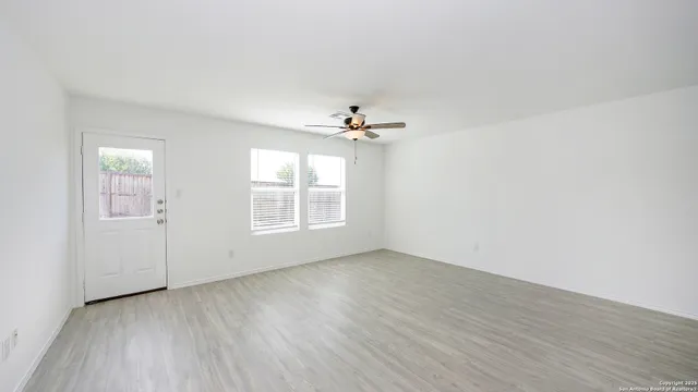 $1,695 | 5926 Seaside Drive, Converse, TX 78109