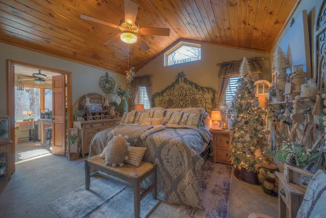 a view of an entryway and livingroom