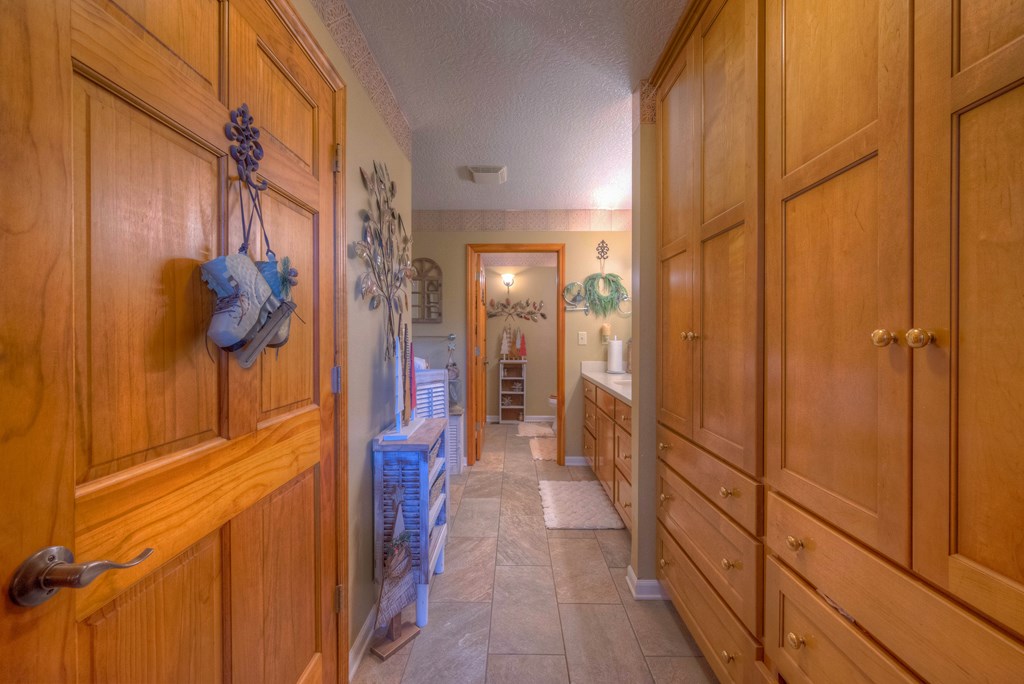 2875 Hickory Cove Murphy, NC 28906 - Photo 28 of 87 a view of a bathroom