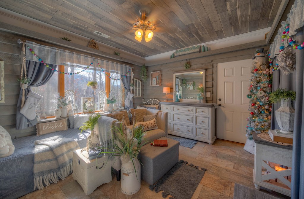 2875 Hickory Cove Murphy, NC 28906 - Photo 37 of 87 a living room with furniture and a large window