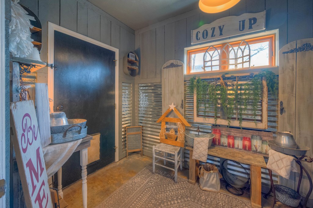 2875 Hickory Cove Murphy, NC 28906 - Photo 47 of 87 a view of a livingroom with furniture and window