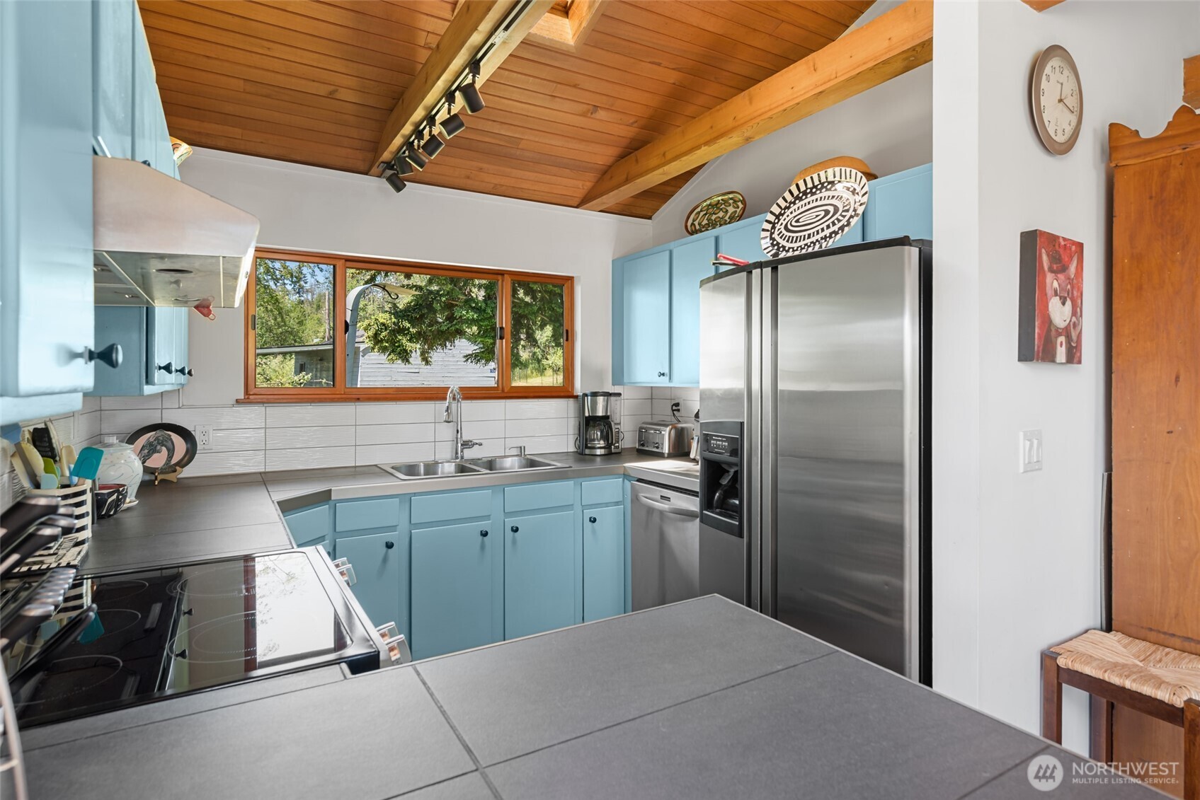 7914 Tidewater Road Anacortes, WA 98221 - Photo 12 of 40