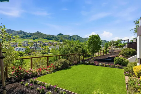 $4,150,000 | 11 Bigleaf Road, Orinda, CA 94563