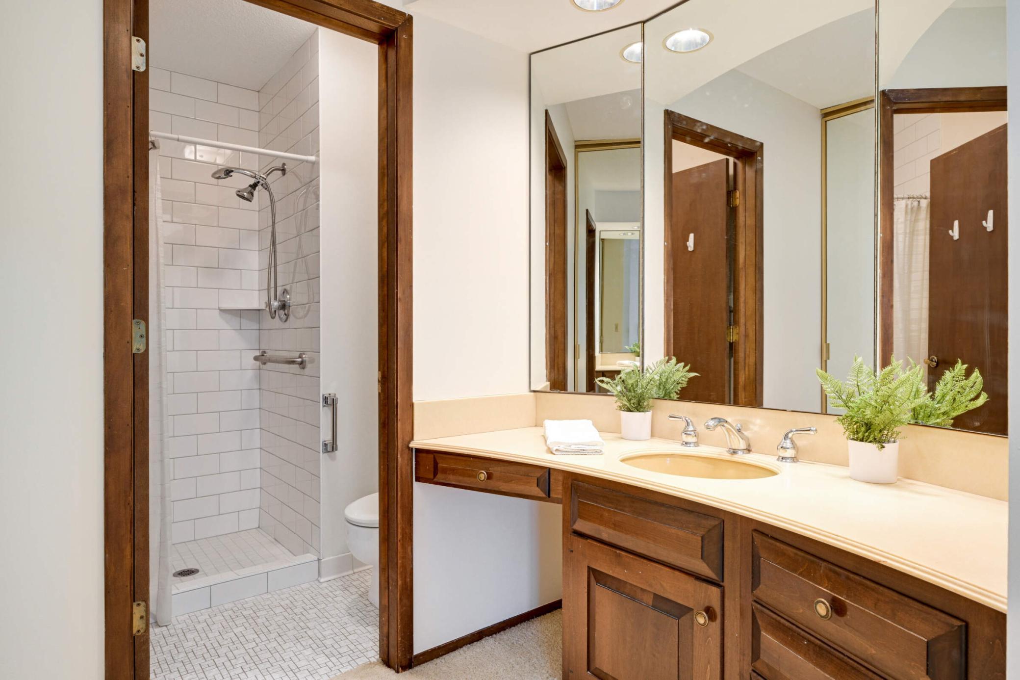 7520 Cahill Road, Unit 215A Edina, MN 55439 - Photo 11 of 23