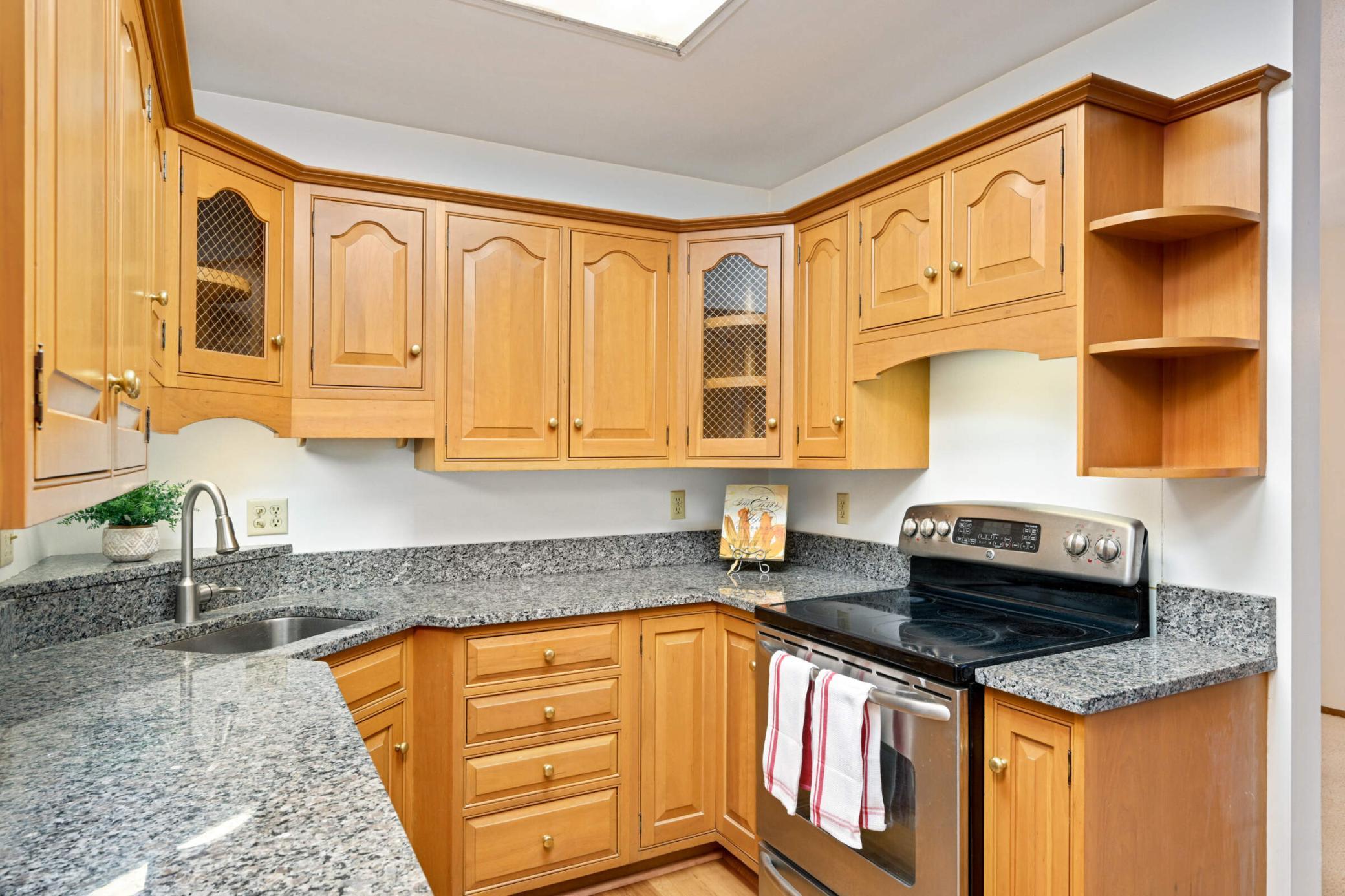 7520 Cahill Road, Unit 215A Edina, MN 55439 - Photo 2 of 23