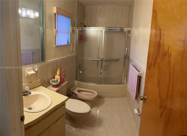 $585,000 | 665 East 31st Street, Hialeah, FL 33013