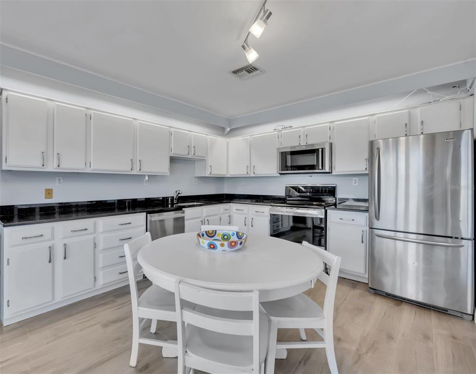 897 Jonathan Way, Unit 897 Altamonte Springs, FL 32701 - Photo 7 of 22