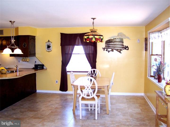 71 Boxwood Road Churchville, PA 18966 - Photo 12 of 25 Breakfast Room