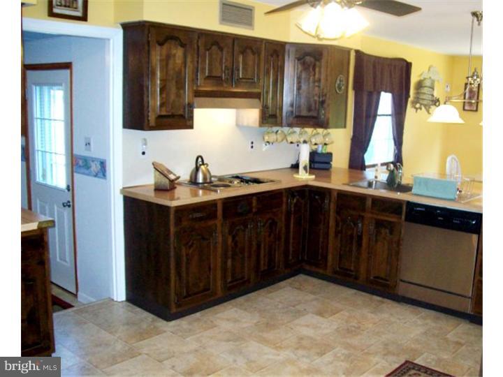 71 Boxwood Road Churchville, PA 18966 - Photo 16 of 25 Kitchen