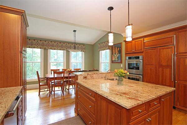 236 Islington Road Newton, MA 02466 - Photo 4 of 24