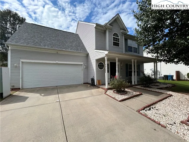 $309,000 | 1946 9th St Place Southeast, Hickory, NC 28602