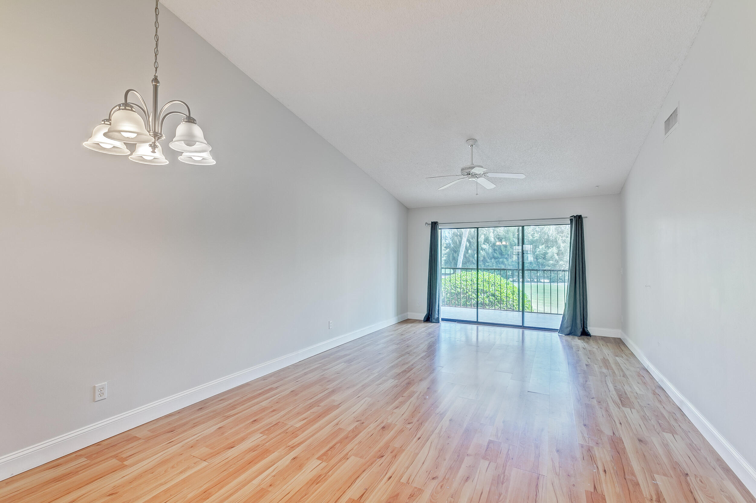 1122 Keystone Drive, Unit D Jupiter, FL 33458 - Photo 10 of 40 Dining/Living