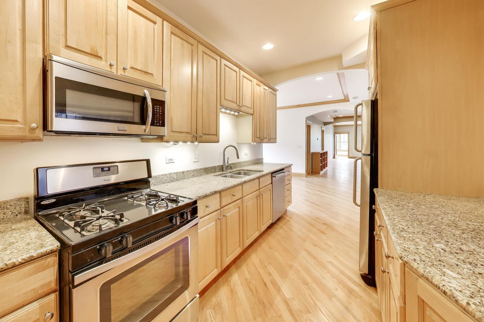 6741 North Sheridan Road, Unit 2S Chicago, IL 60626 - Photo 16 of 35