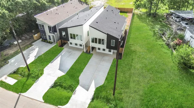 $2,000 | 932 South Lane, Unit B, Houston, TX 77088