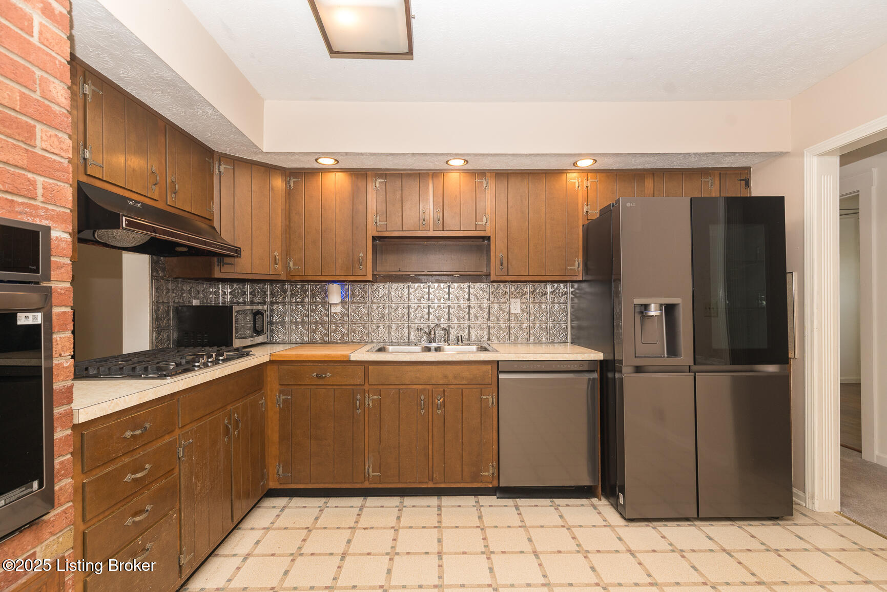 10218 Afton Road Louisville, KY 40223 - Photo 23 of 45 10218 Afton-19