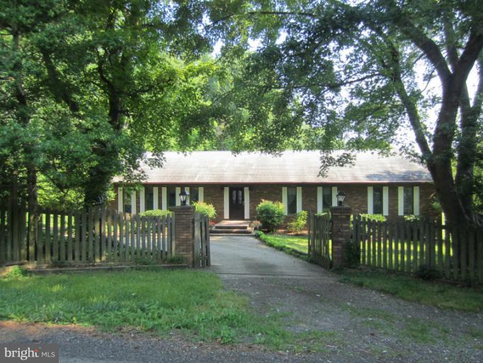 96 Fiddlers Hill Road Edgewater, MD 21037 - Photo 1 of 24 Exterior (Front)