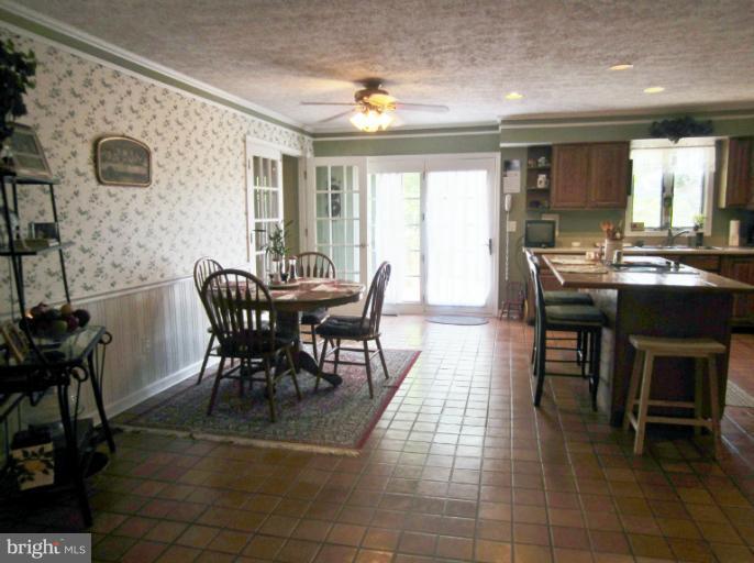 96 Fiddlers Hill Road Edgewater, MD 21037 - Photo 11 of 24 Kitchen