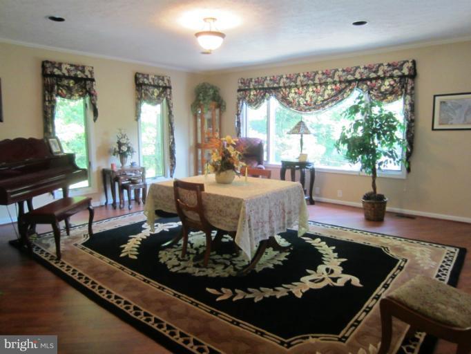 96 Fiddlers Hill Road Edgewater, MD 21037 - Photo 8 of 24 Dining Room