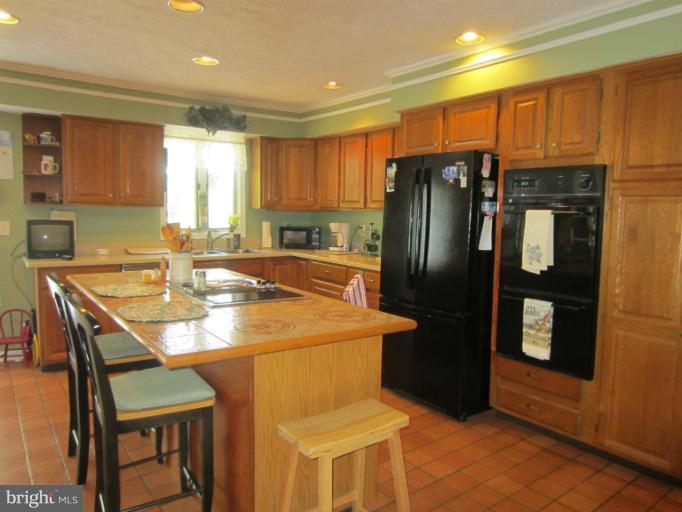 96 Fiddlers Hill Road Edgewater, MD 21037 - Photo 9 of 24 Kitchen