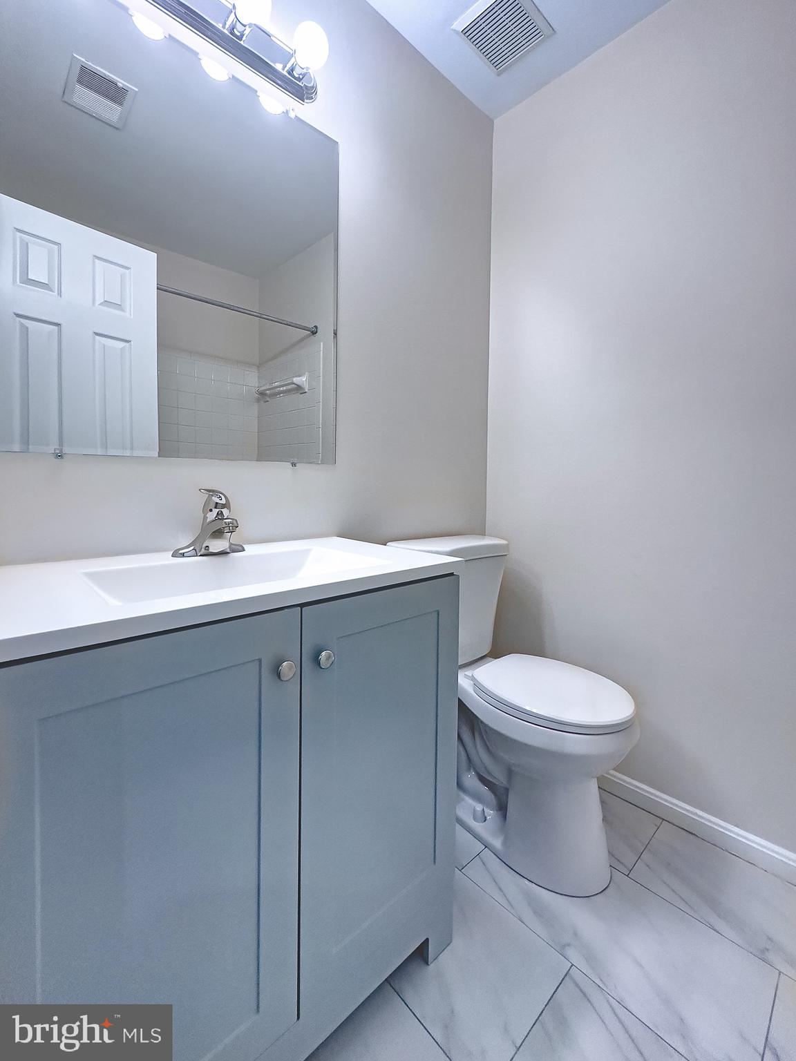 8302 Singleton Terrace Manassas, VA 20109 - Photo 19 of 26 Upper Hall Full Bathroom