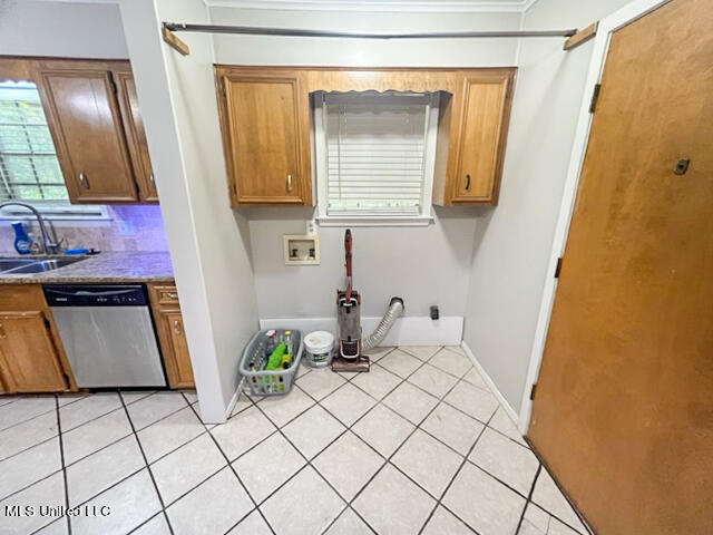 1206 Rockingham Drive Clinton, MS 39056 - Photo 15 of 26 Laundry Space