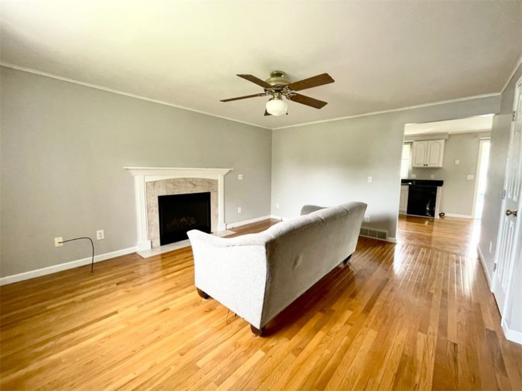 6439 Sharon Drive Sennett, NY 13021 - Photo 5 of 39 Family Room