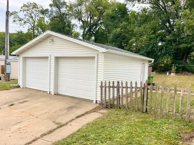 $190,000 | 1281 Center Richland Center, Richland Center, WI 53581