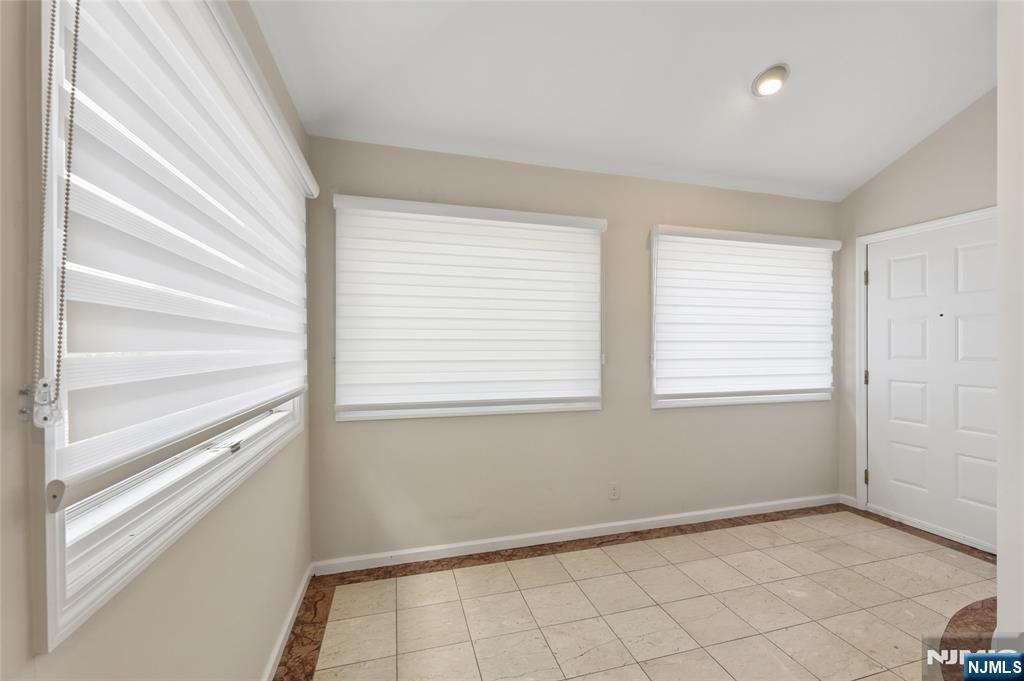 300 Gorge Road, Unit 57 Cliffside Park, NJ 07010 - Photo 5 of 31