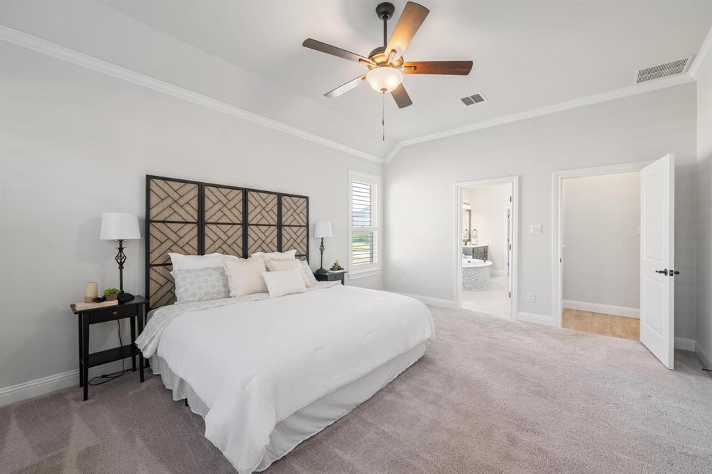 2011 Spieth Street Granbury, TX 76048 - Photo 12 of 35