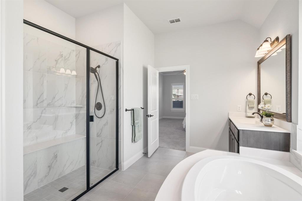 2011 Spieth Street Granbury, TX 76048 - Photo 15 of 35