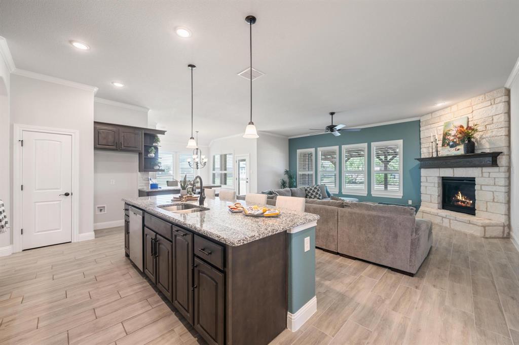 2011 Spieth Street Granbury, TX 76048 - Photo 5 of 35