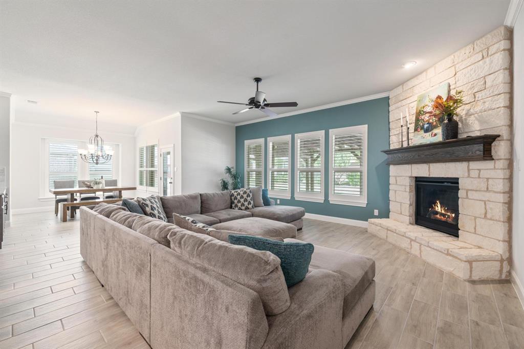 2011 Spieth Street Granbury, TX 76048 - Photo 9 of 35