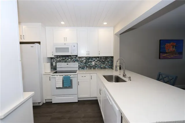 $5,500 | 7380 South Ocean Drive, Unit 621, Jensen Beach, FL 34957