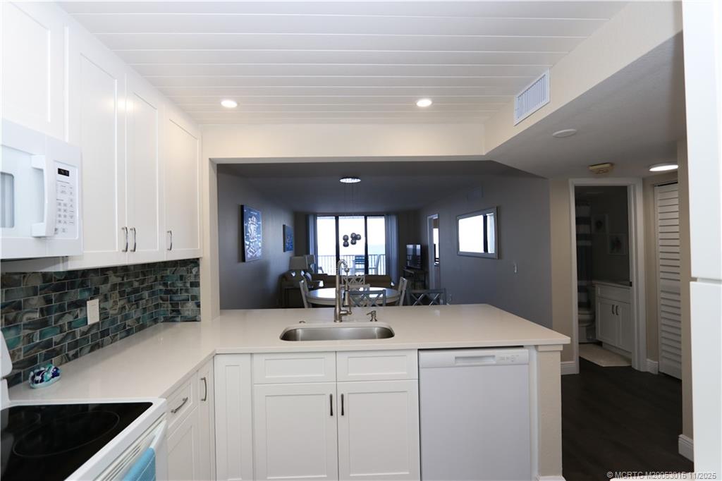 7380 South Ocean Drive, Unit 621 Jensen Beach, FL 34957 - Photo 7 of 48