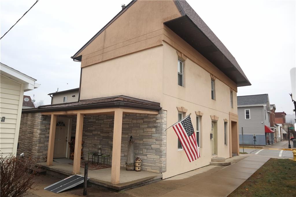 156 3rd Street California, PA 15419 - Photo 4 of 6 Side Entry Unit