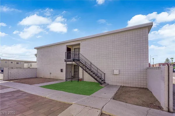 $1,100 | 2908 East Poplar Avenue, Unit 3, Las Vegas, NV 89101