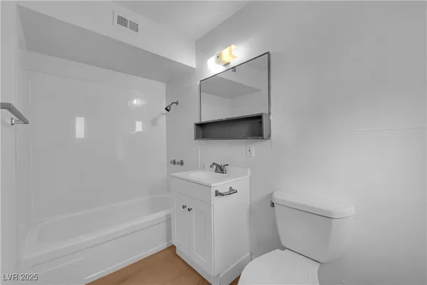 $1,100 | 2908 East Poplar Avenue, Unit 3, Las Vegas, NV 89101