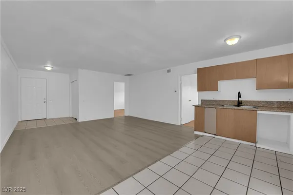 $1,100 | 2908 East Poplar Avenue, Unit 3, Las Vegas, NV 89101