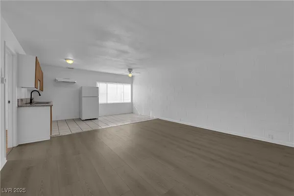 $1,100 | 2908 East Poplar Avenue, Unit 3, Las Vegas, NV 89101