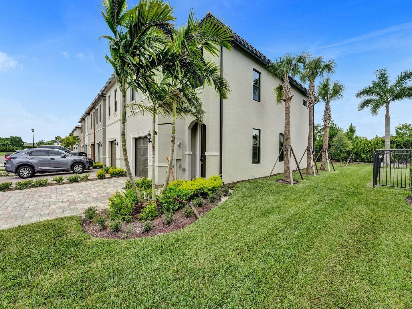 4825 Chantilly Road Lake Worth, FL 33467 - Photo 3 of 23 3