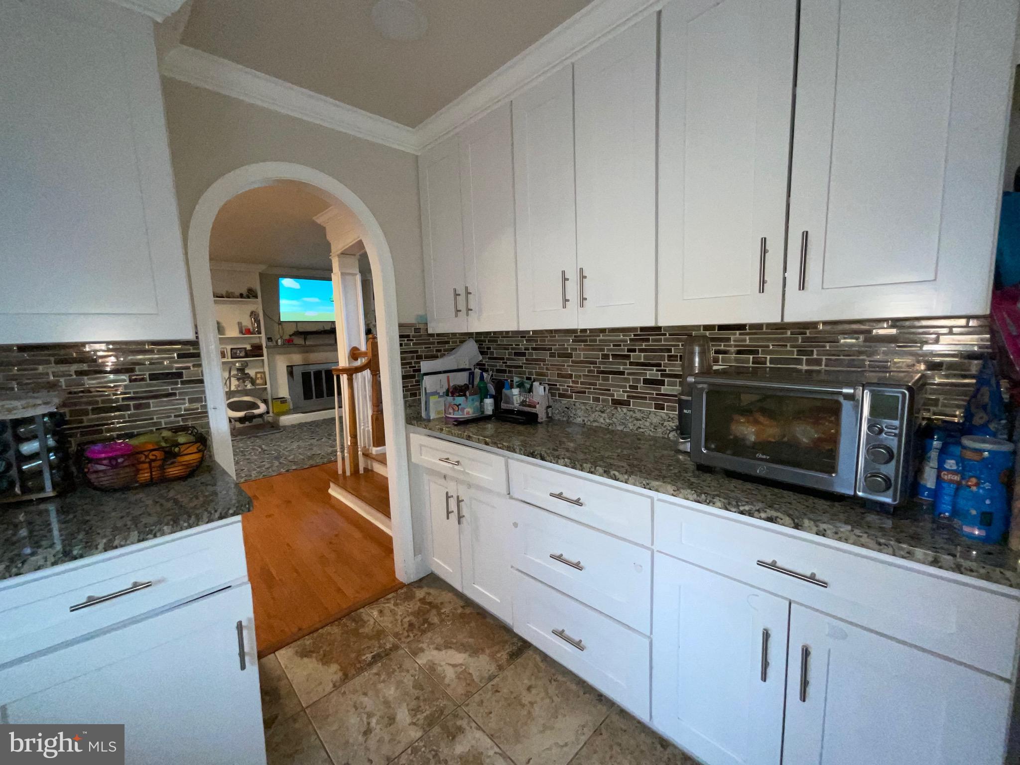 342 Oaktree Lane Sterling, VA 20164 - Photo 16 of 22 Replaced countertops & cabinets