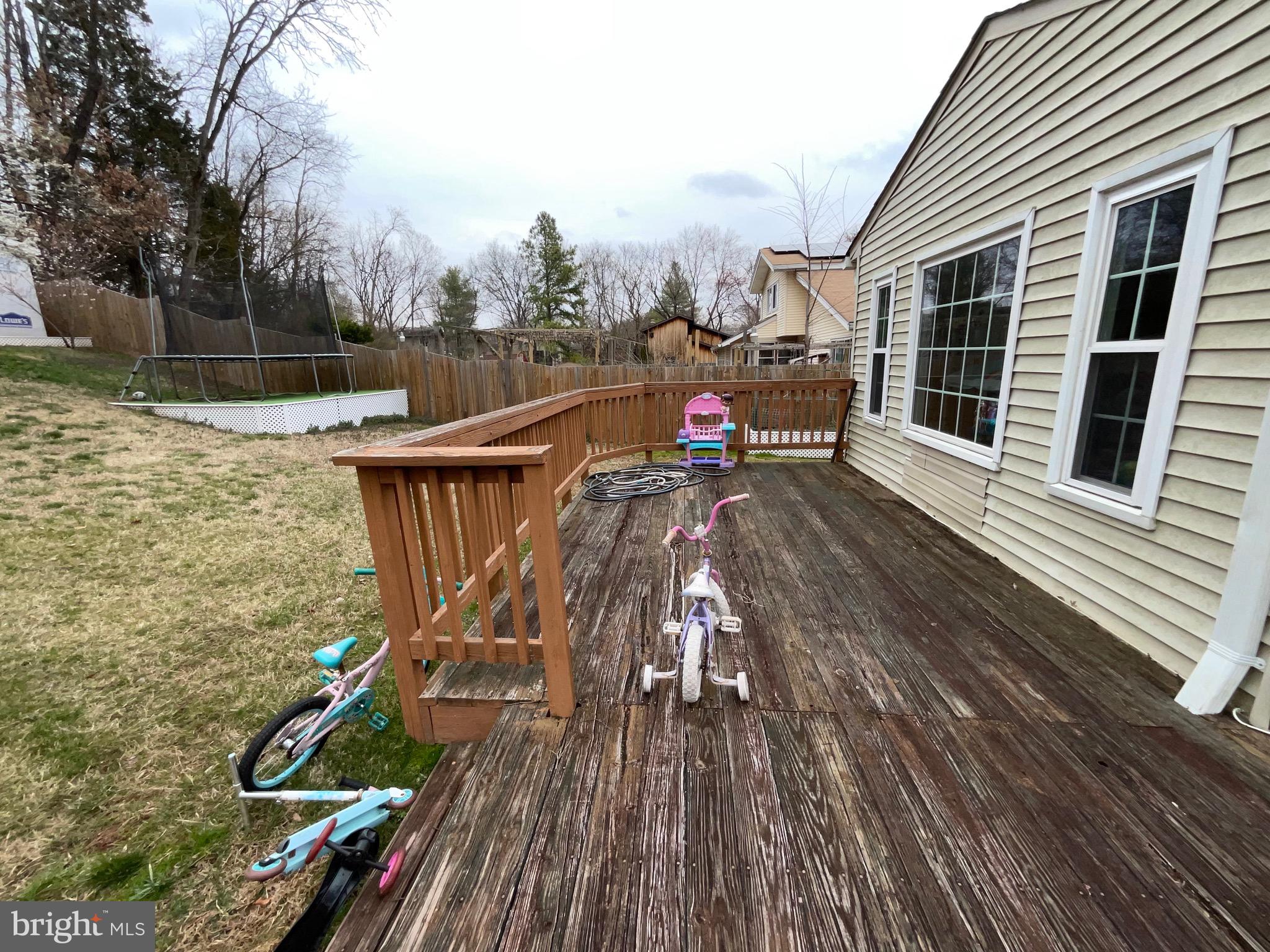 342 Oaktree Lane Sterling, VA 20164 - Photo 17 of 22