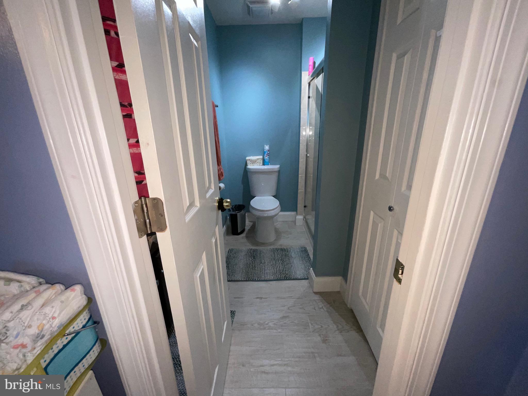 342 Oaktree Lane Sterling, VA 20164 - Photo 7 of 22